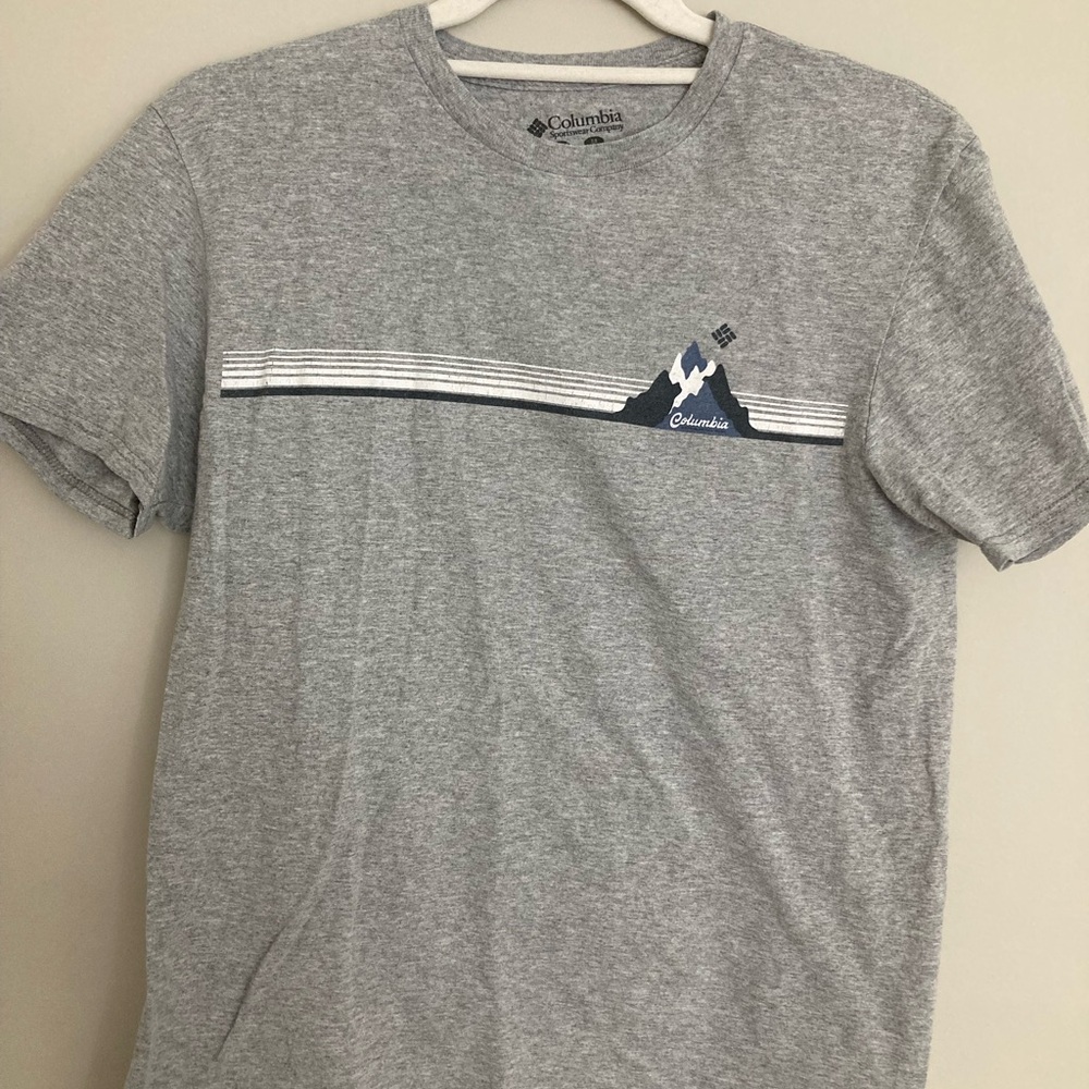 Columbia Men's Gray T-Shirt